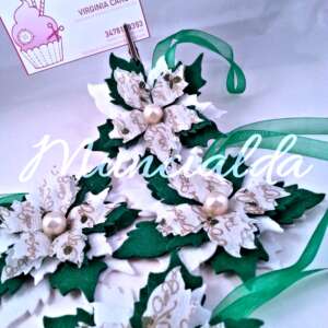 alt="decorazione-handmade-feltro-albero-natale-poinsettia-stella-di-natale"